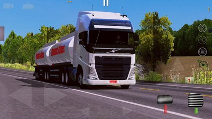 Screenshot 2: World Truck Driving Simulator